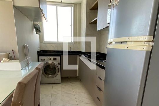 Cozinha de apartamento para alugar com 2 quartos, 34m² em Brasilândia, São Paulo