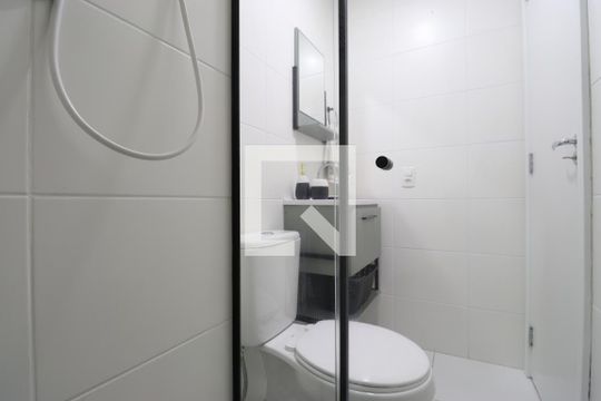 Banheiro de apartamento para alugar com 2 quartos, 35m² em Barra Funda, São Paulo