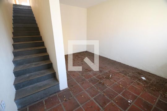 Garagem de casa para alugar com 2 quartos, 116m² em Bosque, Campinas