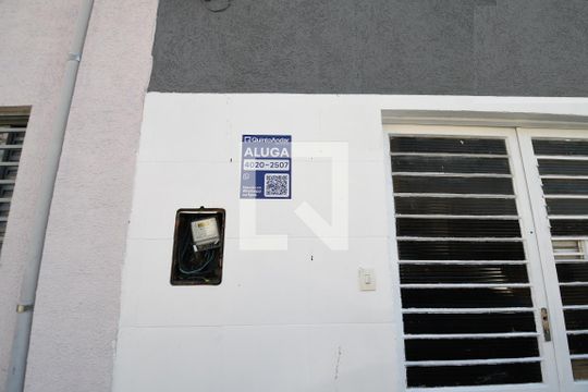 Placa de casa para alugar com 2 quartos, 116m² em Bosque, Campinas