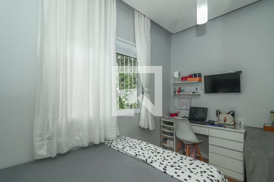 Quarto Suíte de casa à venda com 2 quartos, 330m² em Santa Maria Goretti, Porto Alegre
