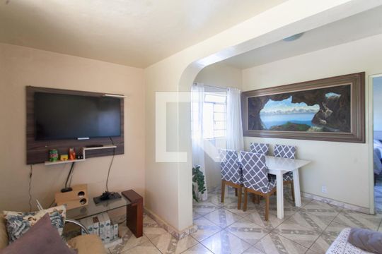 Sala de casa à venda com 3 quartos, 185m² em São Bernardo, Belo Horizonte