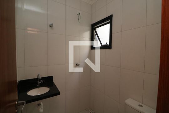 Banheiro de apartamento para alugar com 1 quarto, 27m² em Vila Formosa, São Paulo