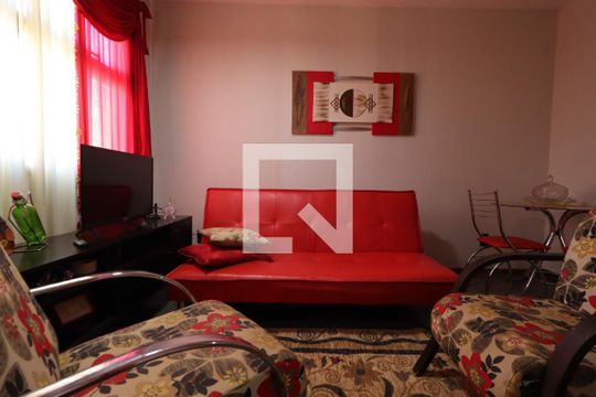 Sala de apartamento para alugar com 1 quarto, 38m² em J. Santana, Ribeirão Preto