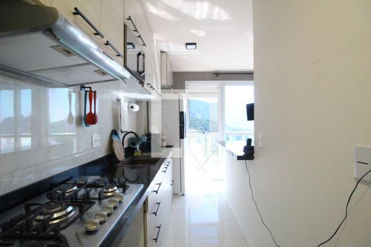 Cozinha de apartamento à venda com 2 quartos, 79m² em Camorim, Rio de Janeiro