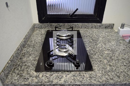 Cozinha de apartamento à venda com 1 quarto, 40m² em Jardins, São Paulo