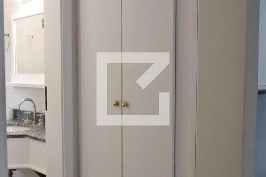 Armário corredor de apartamento à venda com 1 quarto, 40m² em Jardins, São Paulo