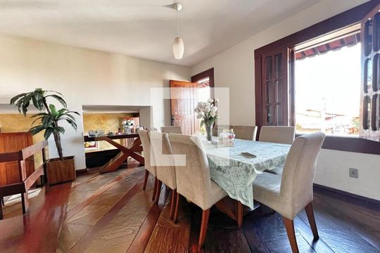 Sala de casa à venda com 4 quartos, 333m² em Havaí, Belo Horizonte