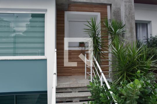 Garagem de casa à venda com 4 quartos, 280m² em Água Fria, São Paulo