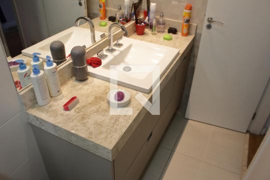Banheiro da Suíte 2 de casa à venda com 4 quartos, 280m² em Água Fria, São Paulo