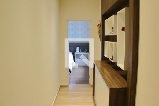 Corredor de casa à venda com 4 quartos, 280m² em Água Fria, São Paulo