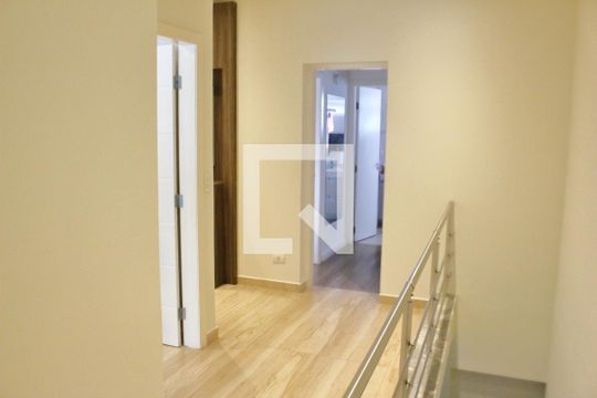 Corredor de casa à venda com 4 quartos, 280m² em Água Fria, São Paulo