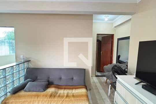 Sala  de casa à venda com 2 quartos, 220m² em Vila Sao Pedro, Santo André