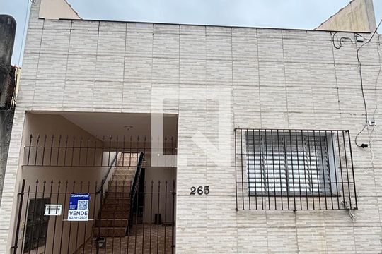 Fachada de casa à venda com 2 quartos, 220m² em Vila Sao Pedro, Santo André