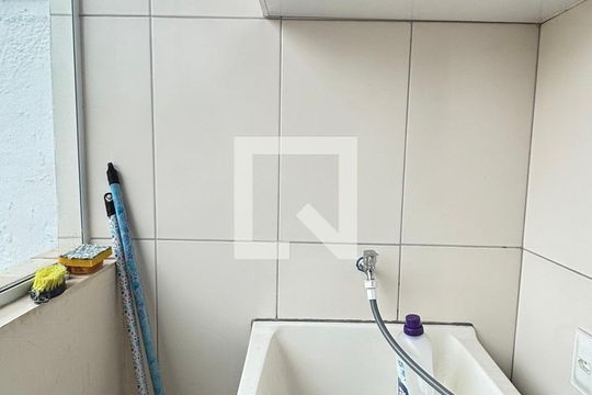 Área de Serviço de casa à venda com 2 quartos, 220m² em Vila Sao Pedro, Santo André