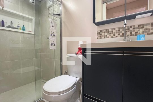 Banheiro de apartamento à venda com 2 quartos, 80m² em Pinheiros, São Paulo