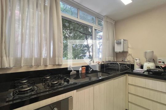 Cozinha de apartamento à venda com 2 quartos, 80m² em Pinheiros, São Paulo