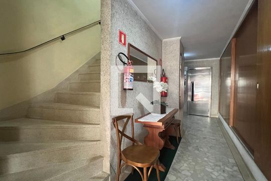 Hall de entrada de apartamento à venda com 2 quartos, 80m² em Pinheiros, São Paulo