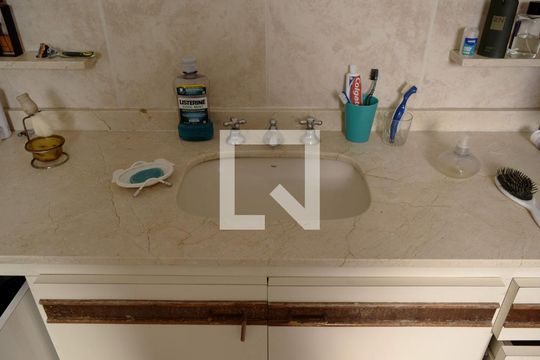 Banheiro da Suíte de apartamento à venda com 3 quartos, 168m² em Jardim Paulista, São Paulo