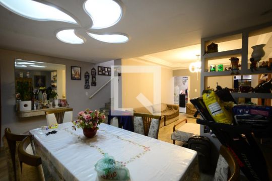 Sala de casa para alugar com 3 quartos, 205m² em Vila Mariana, São Paulo