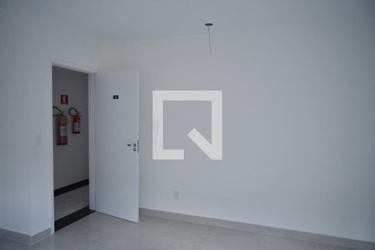 Sala de apartamento à venda com 2 quartos, 65m² em Vila Guarani, Santo André