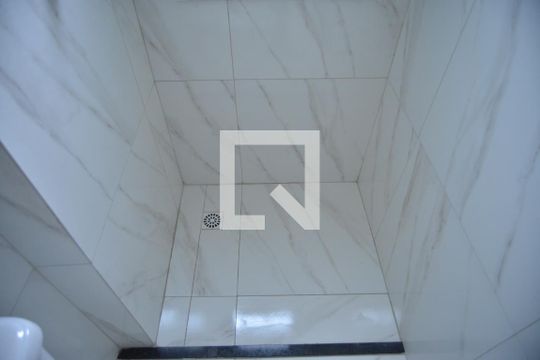 Banheiro Social de apartamento à venda com 2 quartos, 65m² em Vila Guarani, Santo André