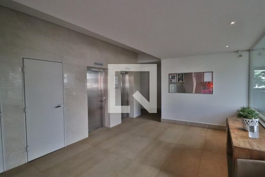 Área comum - Elevadores de apartamento para alugar com 2 quartos, 70m² em Tubalina, Uberlândia