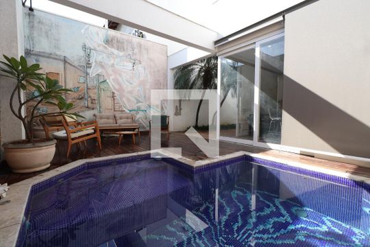 Piscina de casa à venda com 3 quartos, 184m² em Tatuapé, São Paulo