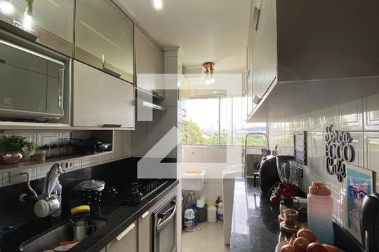 Cozinha de apartamento à venda com 2 quartos, 54m² em Jardim Vila Galvao, Guarulhos