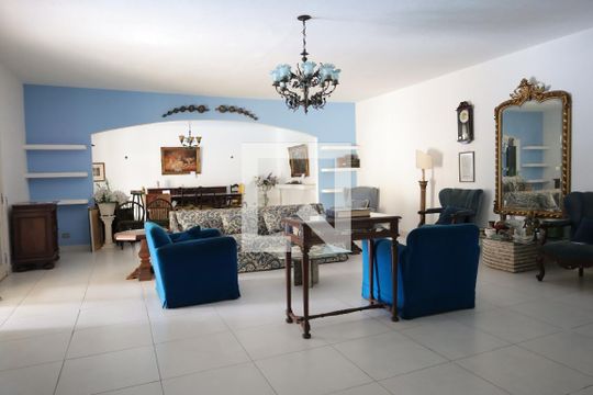 Sala de casa à venda com 3 quartos, 250m² em Jardim Guarapiranga, São Paulo