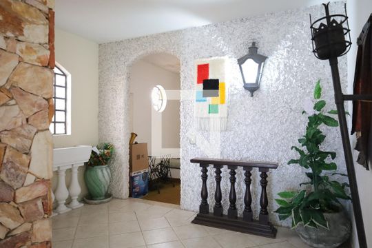 Sala de casa à venda com 3 quartos, 250m² em Jardim Guarapiranga, São Paulo