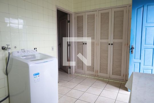 Área de Serviço de casa à venda com 3 quartos, 250m² em Jardim Guarapiranga, São Paulo