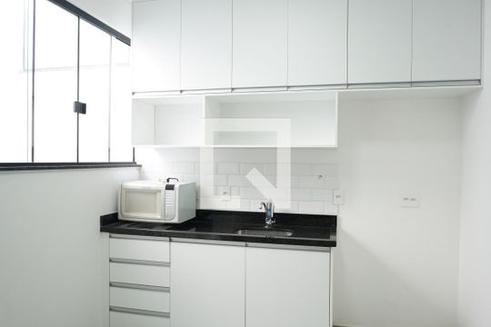 Cozinha de kitnet/studio para alugar com 1 quarto, 19m² em Vila Regente Feijó, São Paulo