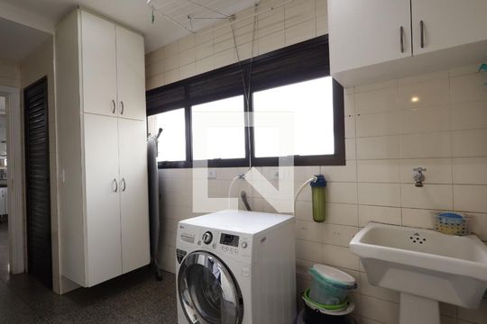 Área de Serviço de apartamento à venda com 4 quartos, 230m² em Morumbi, São Paulo