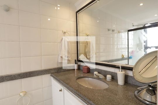 Banheiro da Suíte 1 de apartamento à venda com 4 quartos, 230m² em Morumbi, São Paulo
