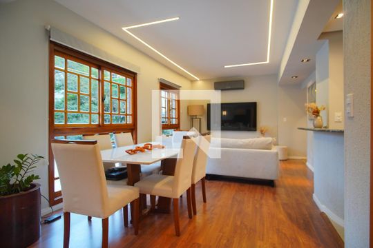 Apartamento à venda com 2 quartos, 110m² em Boa Vista, Porto Alegre