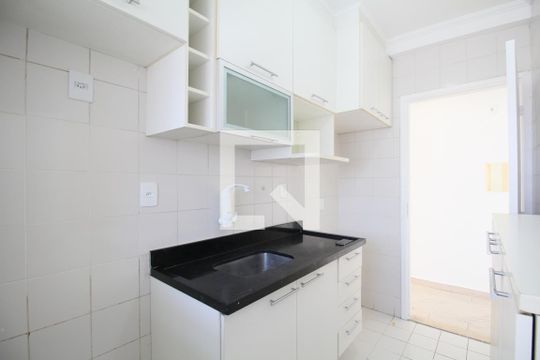 Cozinha de apartamento à venda com 2 quartos, 60m² em Vila Andrade, São Paulo