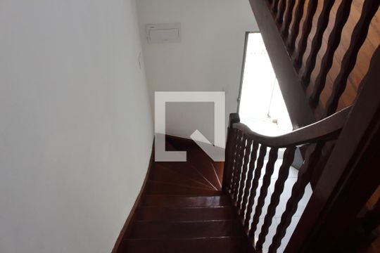 Escada de casa à venda com 4 quartos, 100m² em Santana, São Paulo