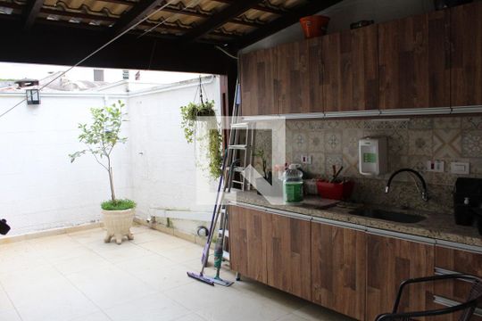 Quintal de casa de condomínio para alugar com 3 quartos, 150m² em Jardim Rebelato, Cotia