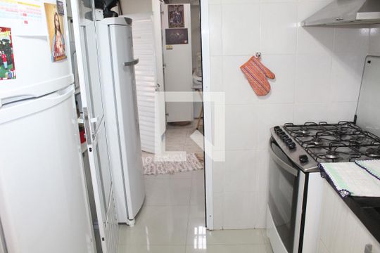 Cozinha de casa de condomínio para alugar com 3 quartos, 150m² em Jardim Rebelato, Cotia