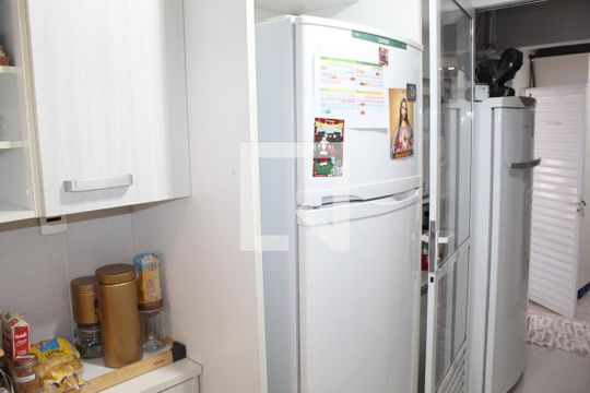 Cozinha de casa de condomínio para alugar com 3 quartos, 150m² em Jardim Rebelato, Cotia