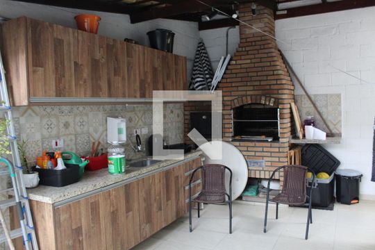 Quintal de casa de condomínio para alugar com 3 quartos, 150m² em Jardim Rebelato, Cotia
