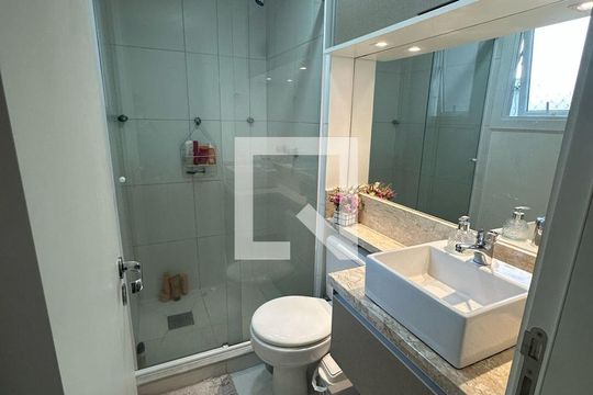 Banheiro da Suíte de apartamento à venda com 2 quartos, 88m² em Centro, Canoas