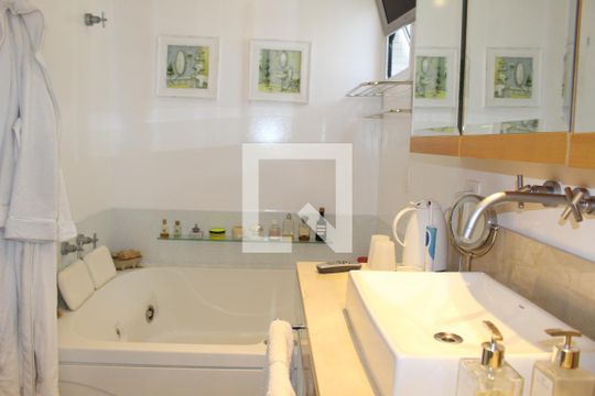 Banheiro 2 de apartamento à venda com 3 quartos, 208m² em Santa Cecilia, São Paulo