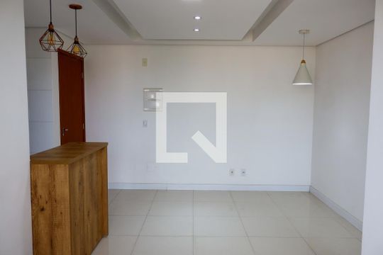 Sala de apartamento para alugar com 2 quartos, 50m² em Jaguaribe, Osasco