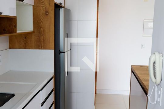 Cozinha de apartamento para alugar com 2 quartos, 50m² em Jaguaribe, Osasco