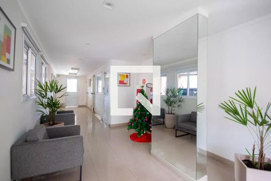 Hall de entrada de apartamento para alugar com 2 quartos, 50m² em Jaguaribe, Osasco