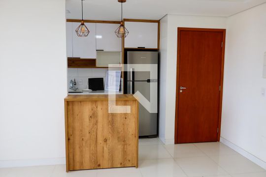 Sala de apartamento para alugar com 2 quartos, 50m² em Jaguaribe, Osasco