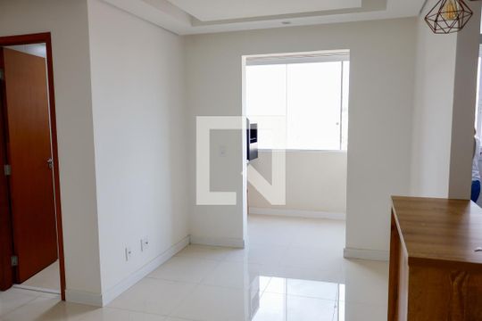 Sala de apartamento para alugar com 2 quartos, 50m² em Jaguaribe, Osasco