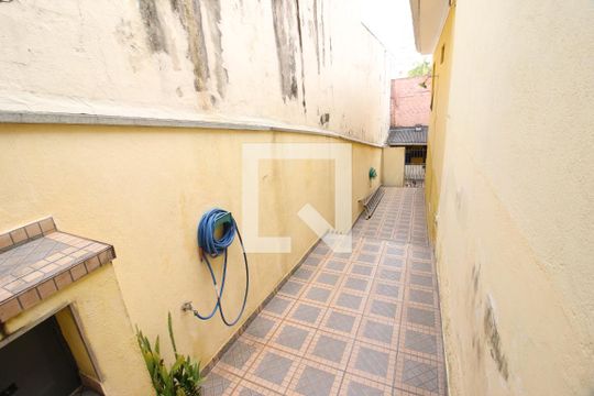 Quintal de casa à venda com 5 quartos, 440m² em Centro, Osasco